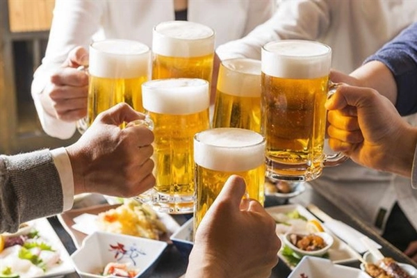 Thói quen sử dụng bia rượu sẽ khiến nguy cơ bị đột quỵ não tăng cao